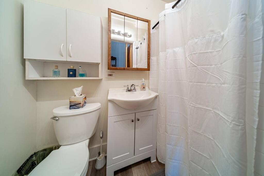 Cottage In The Falls, 2 B, 2 Bath, Fireplace カヤホガ・フォールズ エクステリア 写真