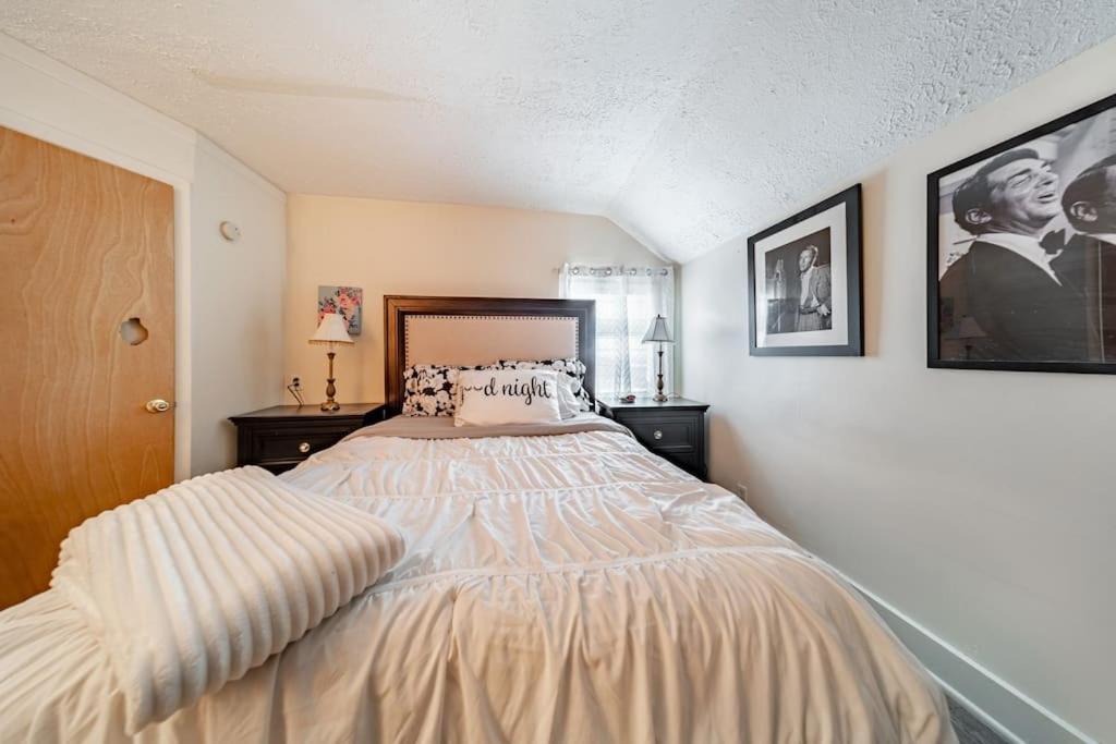 Cottage In The Falls, 2 B, 2 Bath, Fireplace カヤホガ・フォールズ エクステリア 写真